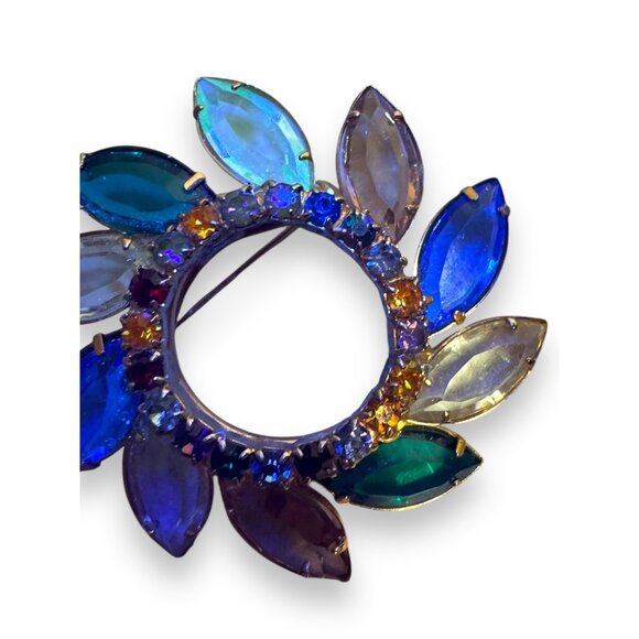 Vintage Multicolor Crystal Circle Brooch Cadmium Uranium Glass Glow 1 7/8” - Picture 10 of 10